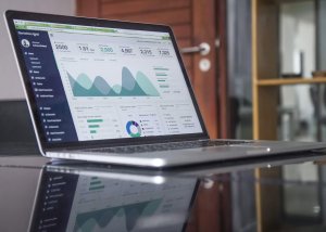 Preserving SEO Link Equity with Dynamic 301 Redirect Middleware in Laravel
